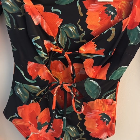 RESA bodysuit - Picture 2 of 2